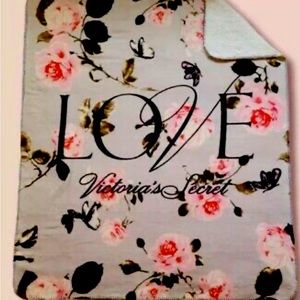 Victorias Secret Love Floral Sherpa Blanket Plush Cozy Throw Blanket!